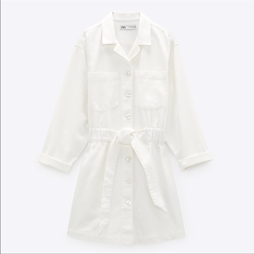 Belted dress in oyster white